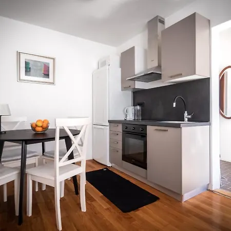 شقة Apartman Pergola بيتينا