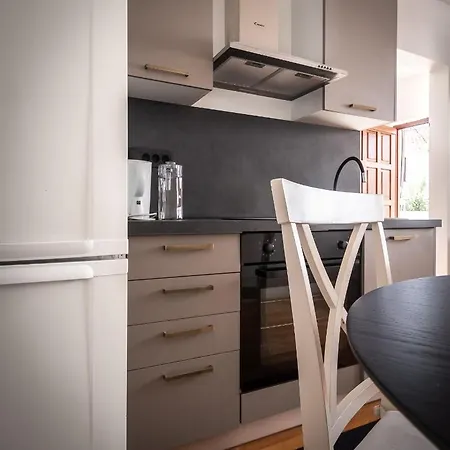 Apartman Pergola شقة
