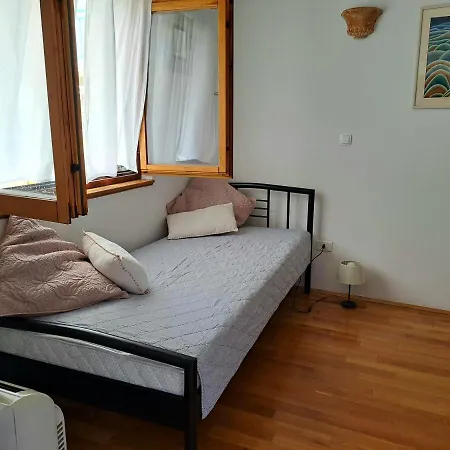 Apartman Pergola شقة بيتينا
